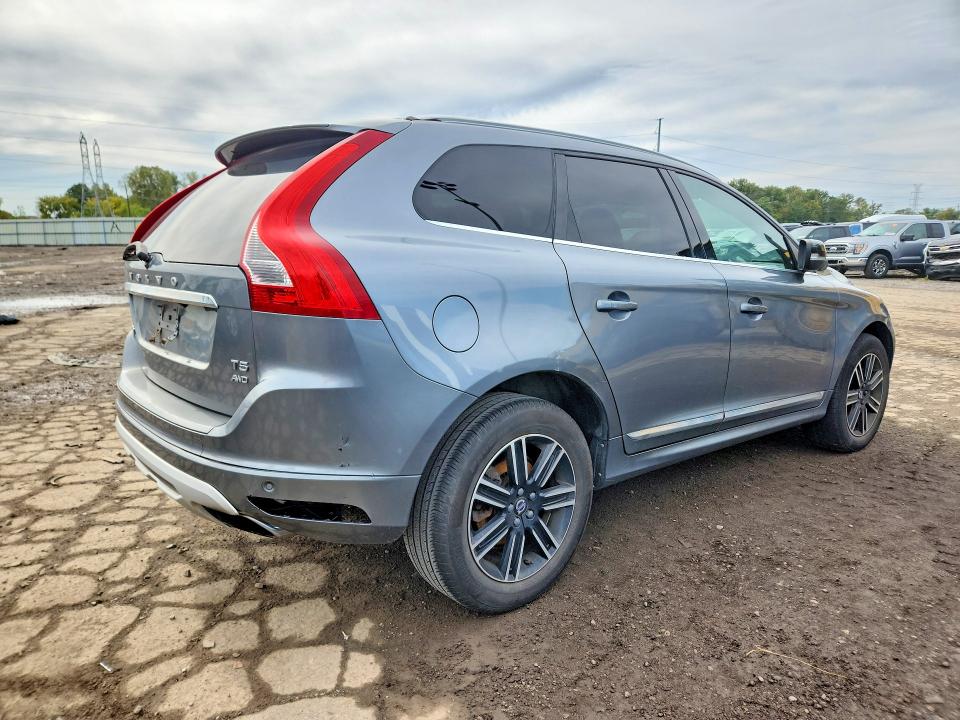 Foto 3 de la subasta – 2017 VOLVO XC60 con VIN YV440MRR0H2020210