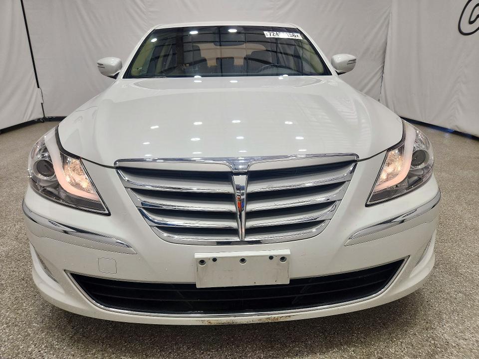 Photo 5 from auction – 2012 HYUNDAI GENESIS with VIN KMHGC4DD9CU186253