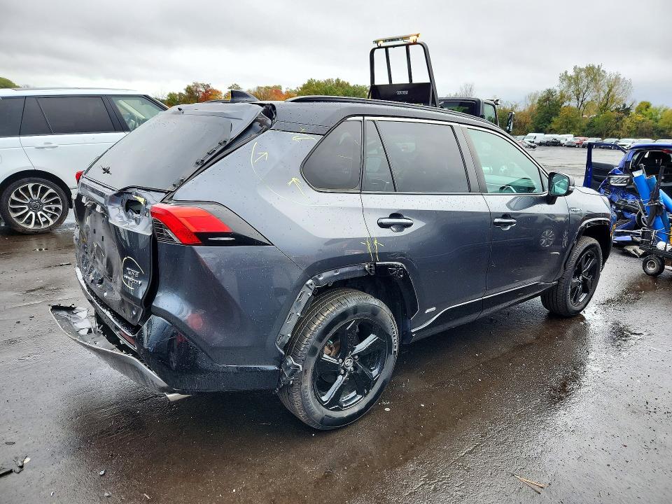 Снимка 3 от търг – 2021 TOYOTA RAV4 с VIN 4T3E6RFV0MU022576