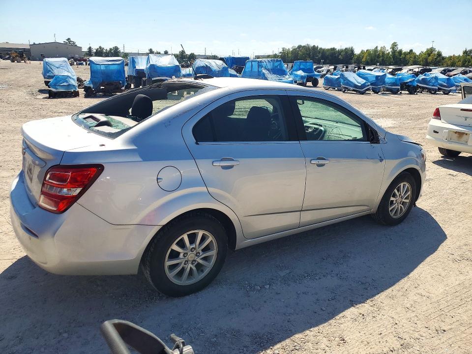Снимка 3 от търг – 2020 CHEVROLET SONIC с VIN 1G1JD5SB2L4141484