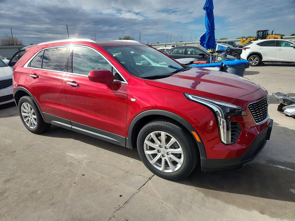 Foto 4 de la subasta – 2022 CADILLAC XT4 con VIN 1GYAZAR47NF154550