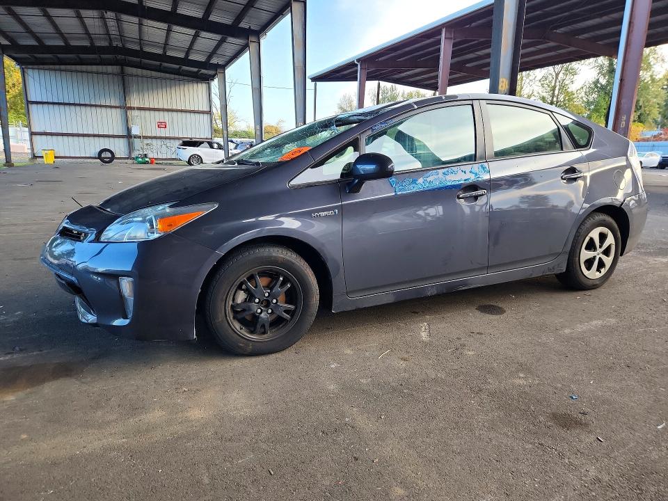 Снимка 1 от търг – 2015 TOYOTA PRIUS с VIN JTDKN3DU0F1959300