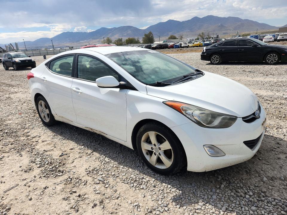 Photo 4 from auction – 2012 HYUNDAI ELANTRA with VIN 5NPDH4AE9CH138249