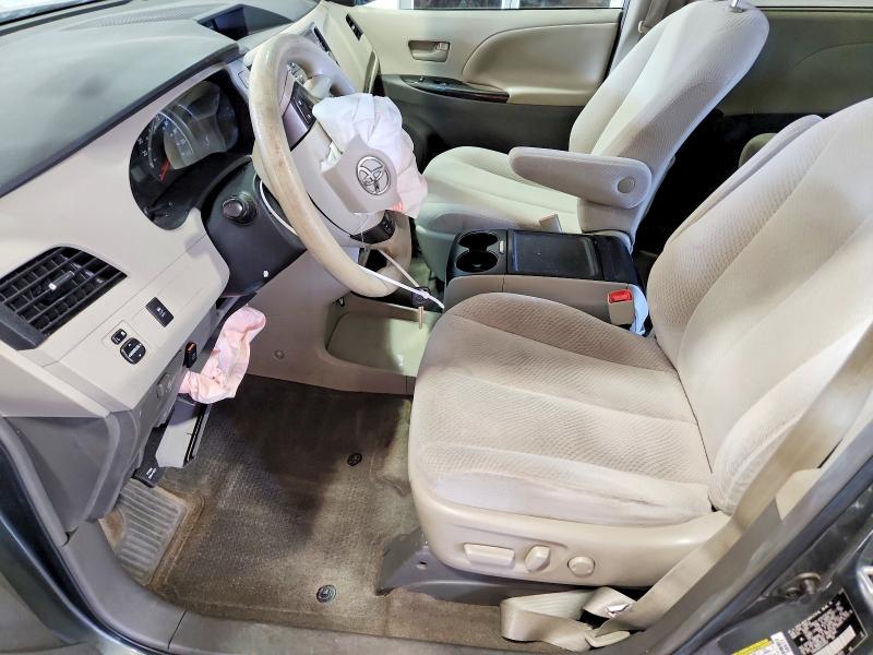 Снимка 7 от търг – 2014 TOYOTA SIENNA с VIN 5TDKK3DC6ES437921