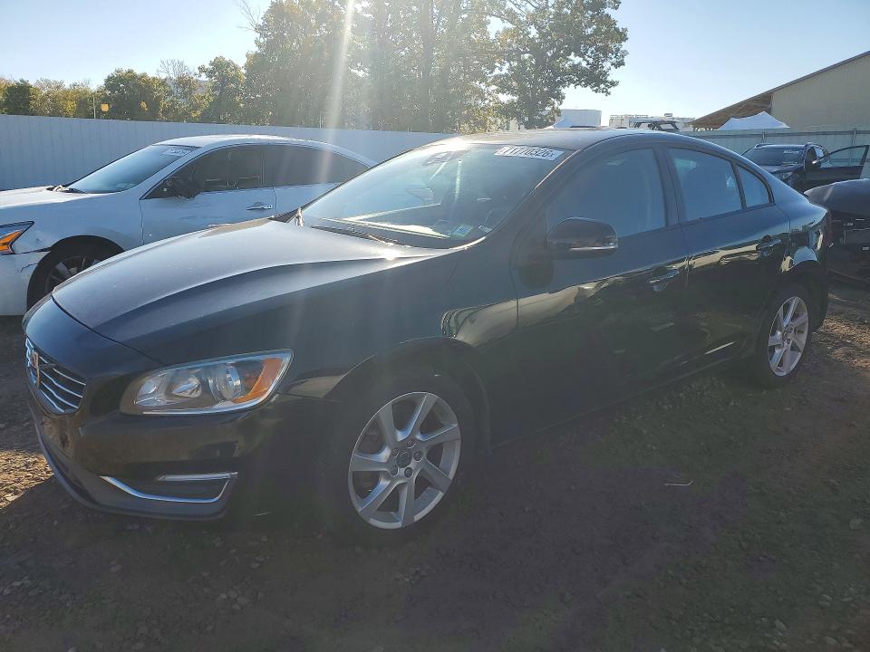 VOLVO S60 2015 con VIN YV126MFJ0F1343581 - Foto de la subasta