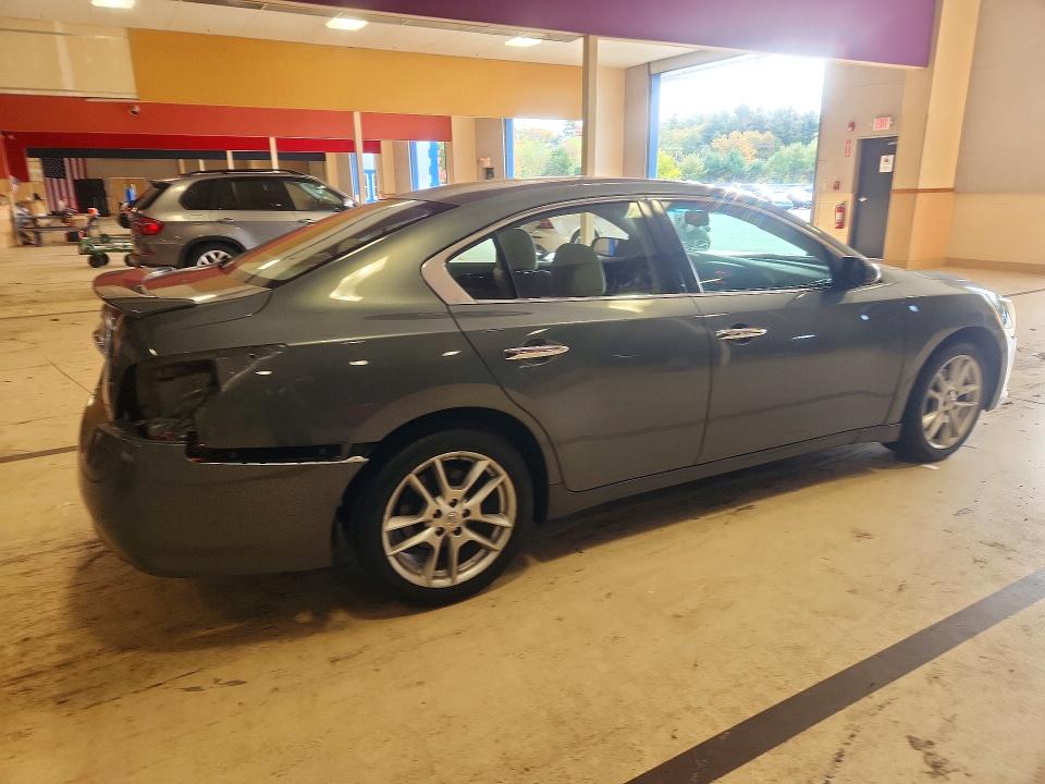 Photo 3 from auction – 2011 NISSAN MAXIMA with VIN 1N4AA5AP3BC858919