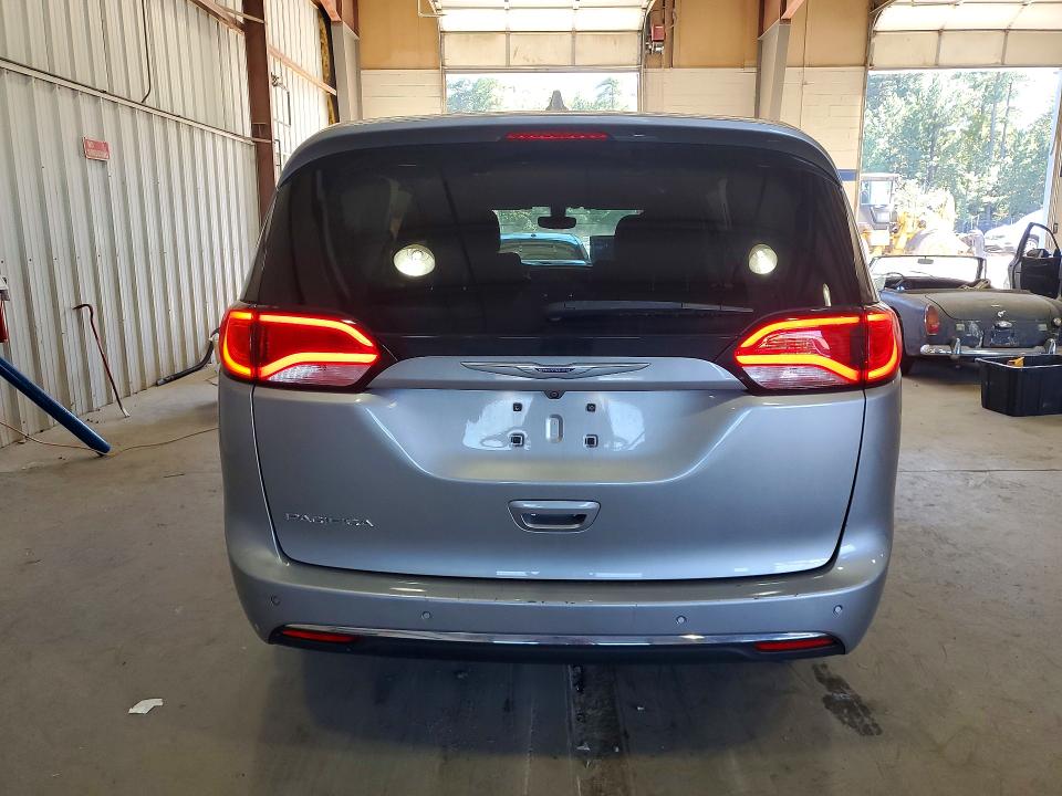 Фото 6 с аукциона – 2019 CHRYSLER PACIFICA с VIN 2C4RC1FG4KR741303
