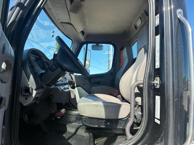 Foto 6 de la subasta – 2018 FREIGHTLINER M2 con VIN 3ALACXFC2JDJZ5909