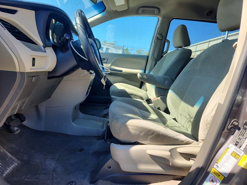 Zdjęcie 7 z aukcji – 2015 TOYOTA SIENNA z VIN 5TDZK3DC9FS550889