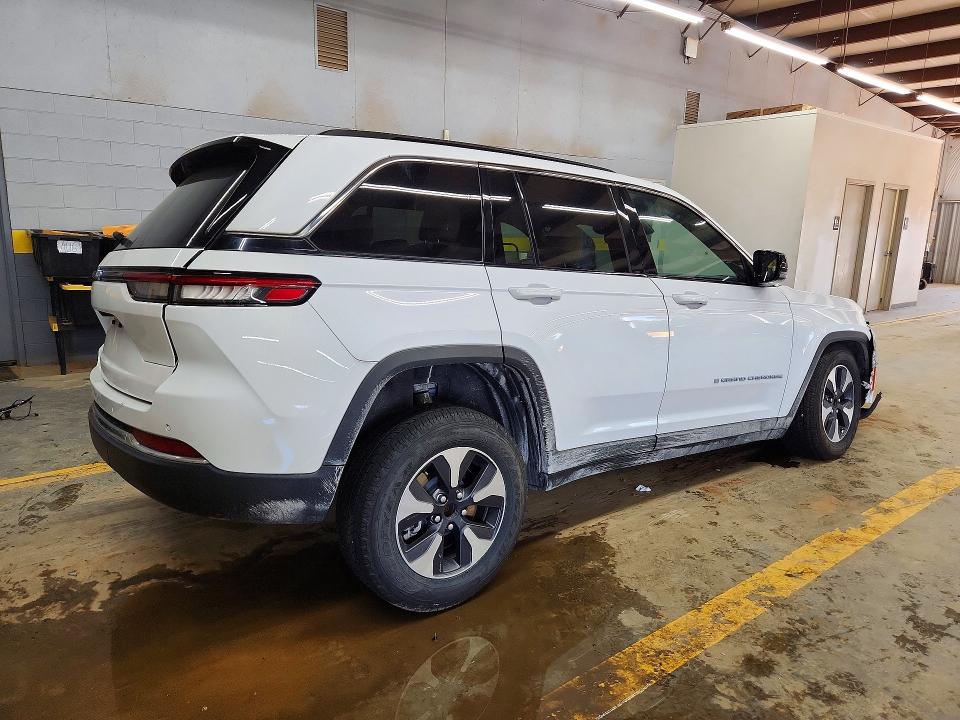 Снимка 3 от търг – 2024 JEEP GRAND CHEROKEE с VIN 1C4RJYB65RC129156