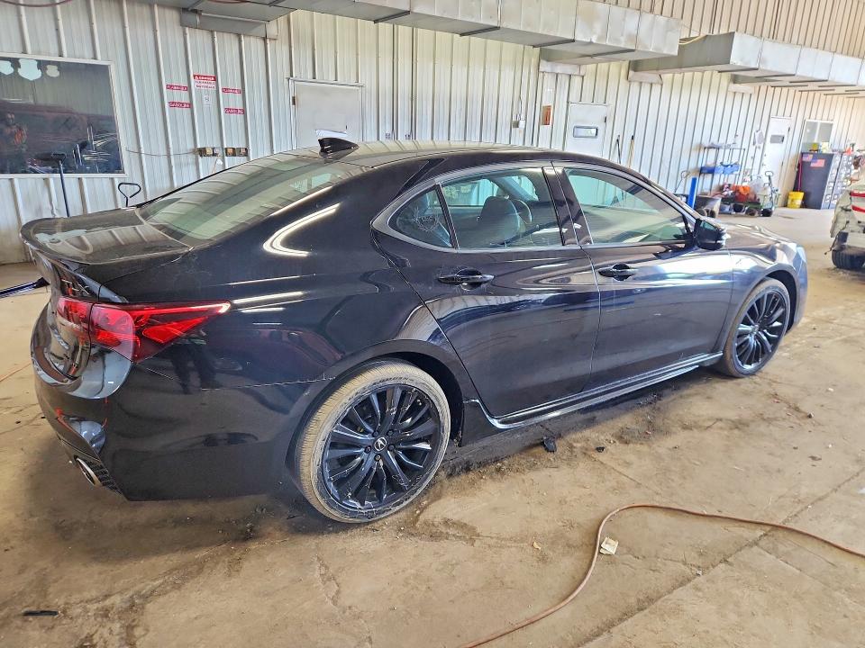 Photo 3 from auction – 2018 ACURA TLX with VIN 19UUB3F62JA005822