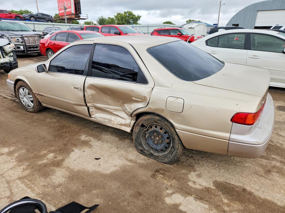 Снимка 2 от търг – 2000 TOYOTA CAMRY с VIN JT2BG22K5Y0530466