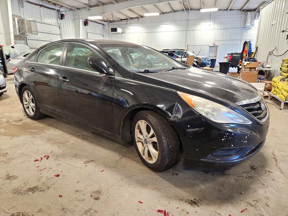 Снимка 4 от търг – 2011 HYUNDAI SONATA с VIN 5NPEB4AC1BH064103