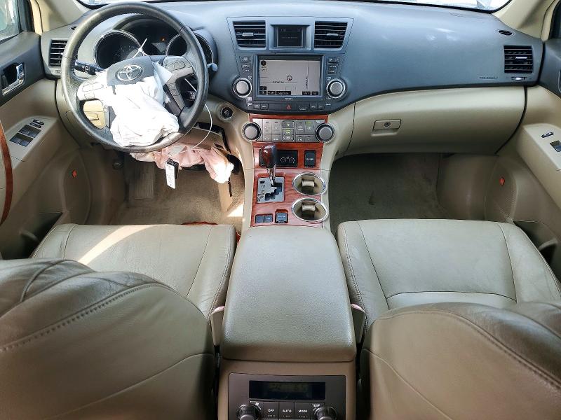 Снимка 8 от търг – 2010 TOYOTA HIGHLANDER с VIN JTEYK3EH2A2105671