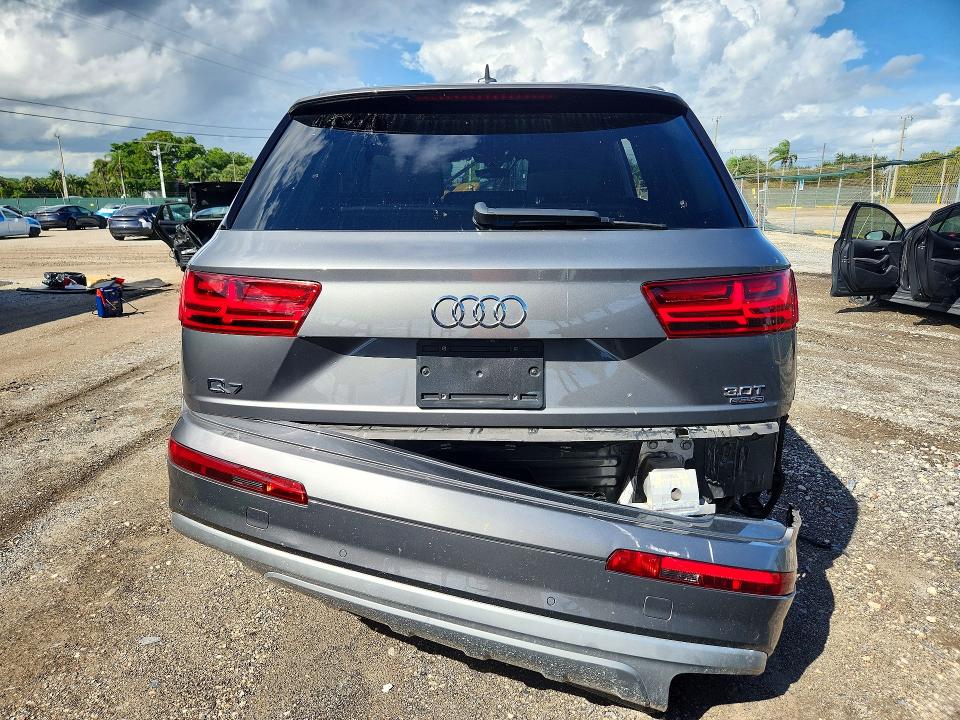 Снимка 6 от търг – 2017 AUDI Q7 с VIN WA1LAAF75HD035376