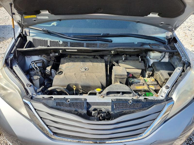 Снимка 12 от търг – 2014 TOYOTA SIENNA с VIN 5TDDK3DC3ES083462