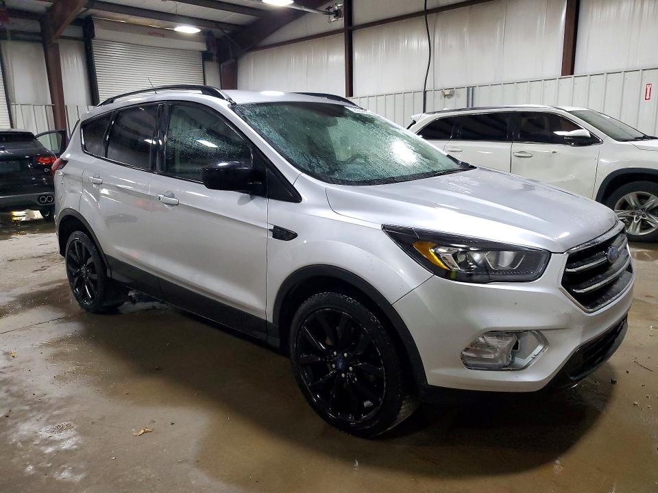 Photo 4 from auction – 2019 FORD ESCAPE with VIN 1FMCU9GD1KUB76402