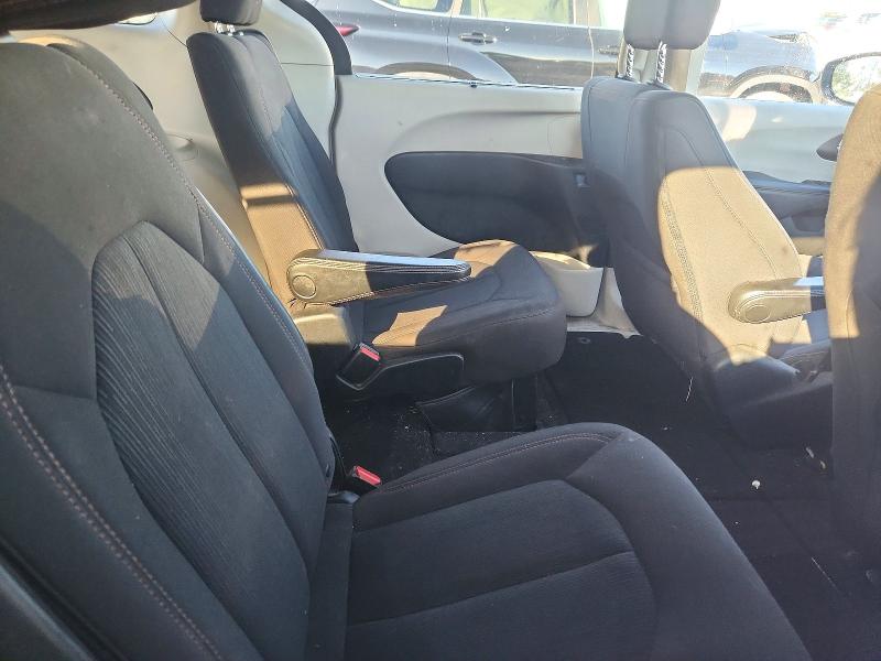 Снимка 11 от търг – 2017 CHRYSLER PACIFICA с VIN 2C4RC1BG3HR777434