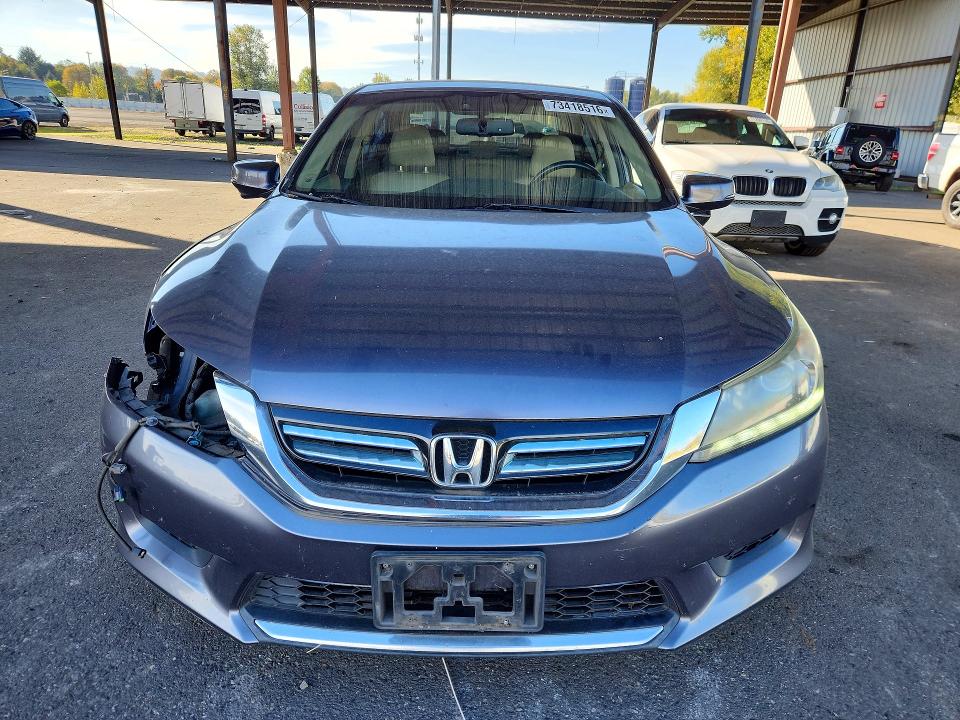 Снимка 5 от търг – 2015 HONDA ACCORD с VIN 1HGCR6F59FA003184