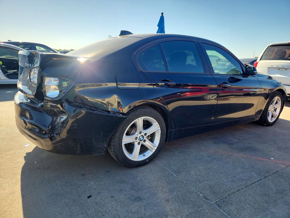 Снимка 3 от търг – 2015 BMW 328 с VIN WBA3C1C52FP854003