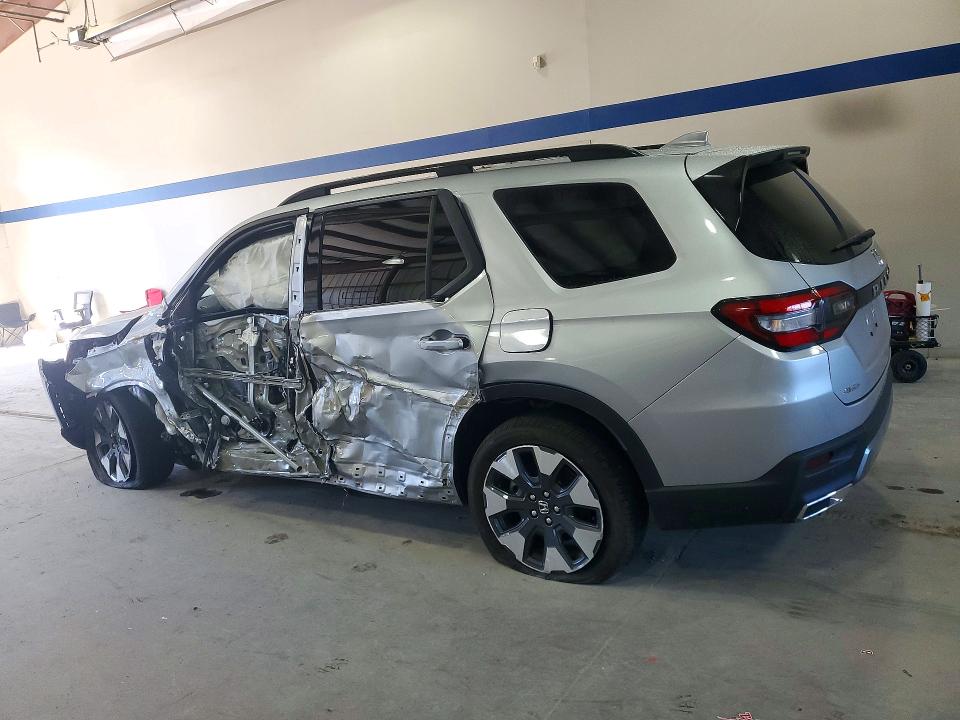 Photo 2 from auction – 2026 HONDA PILOT with VIN 5FNYG1H83TB050332