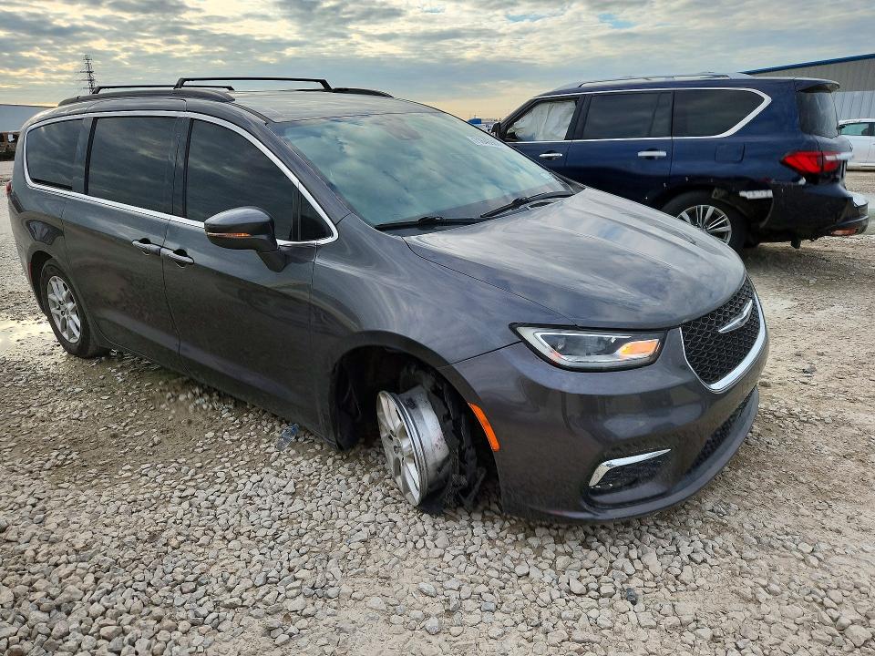 Снимка 4 от търг – 2022 CHRYSLER PACIFICA с VIN 2C4RC1BG9NR117135