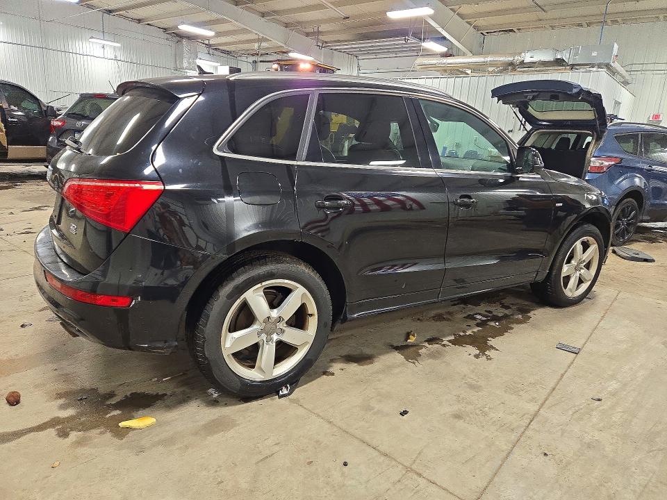 Снимка 3 от търг – 2011 AUDI Q5 с VIN WA1DKAFP8BA032238