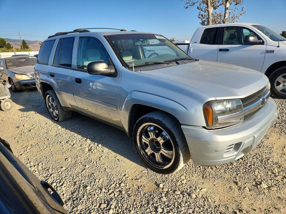 Снимка 4 от търг – 2008 CHEVROLET TRAILBLAZER с VIN 1GNDT13S482193885
