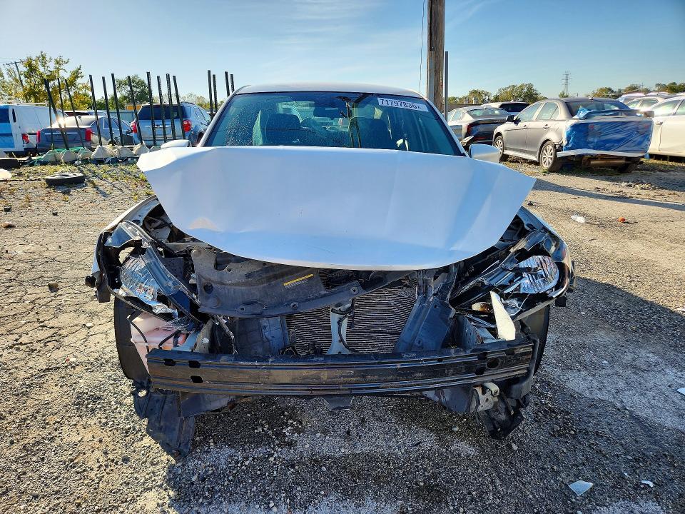Zdjęcie 5 z aukcji – 2016 NISSAN SENTRA z VIN 3N1AB7AP0GY255222