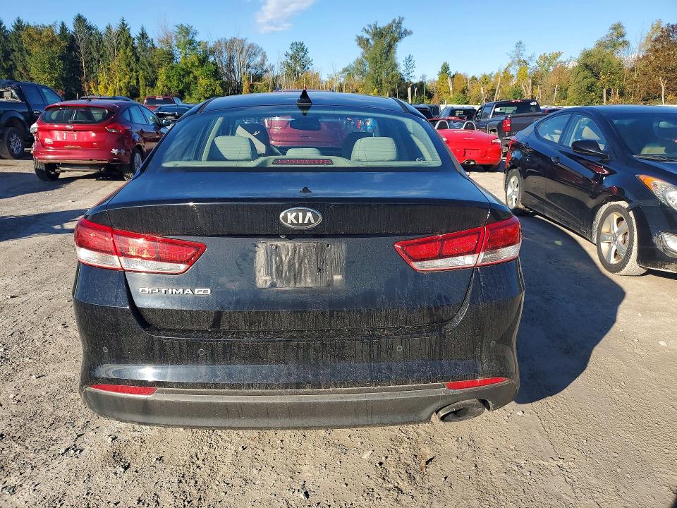 Foto 6 de la subasta – 2016 KIA OPTIMA con VIN 5XXGT4L35GG079418