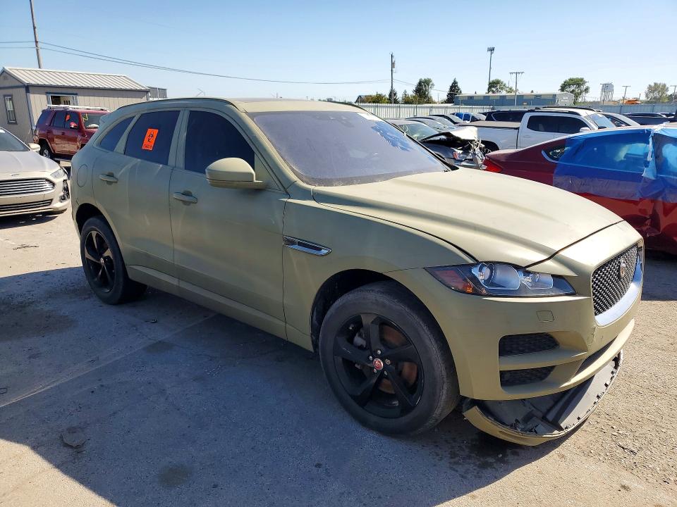 Фото 4 с аукциона – 2017 JAGUAR F-PACE с VIN SADCJ2BV7HA495208