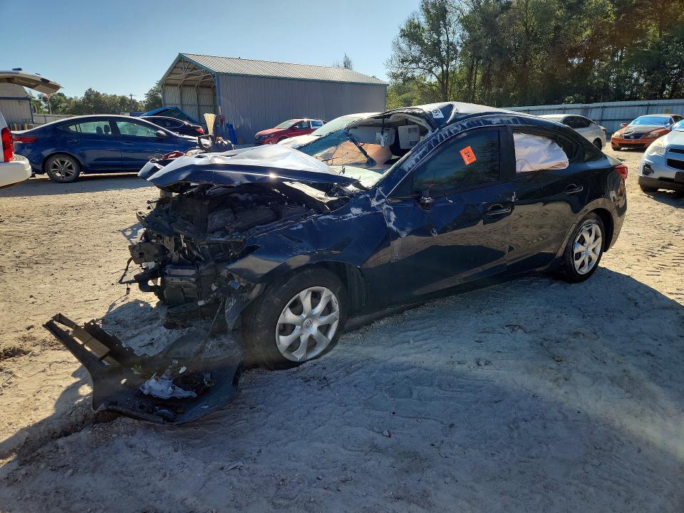 MAZDA 3 2018 с VIN 3MZBN1U70JM193382 - Снимка от търг