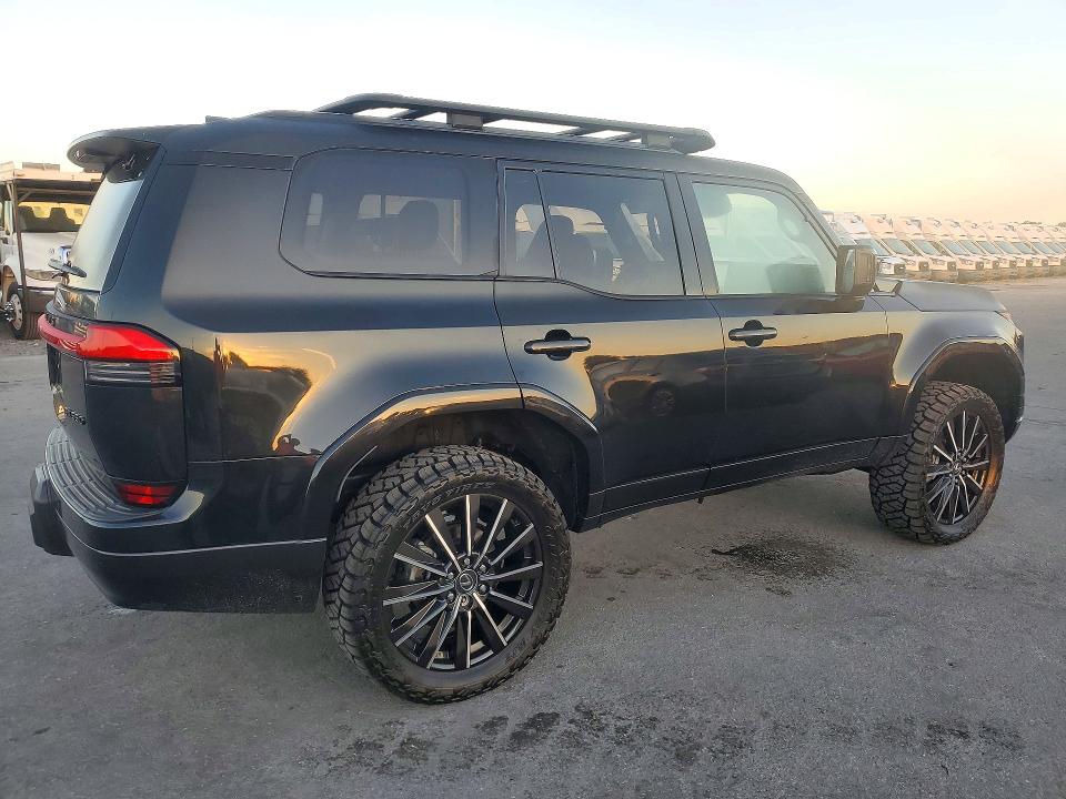 Photo 3 from auction – 2024 LEXUS GX 550 with VIN JTJTBCDX6R5003515