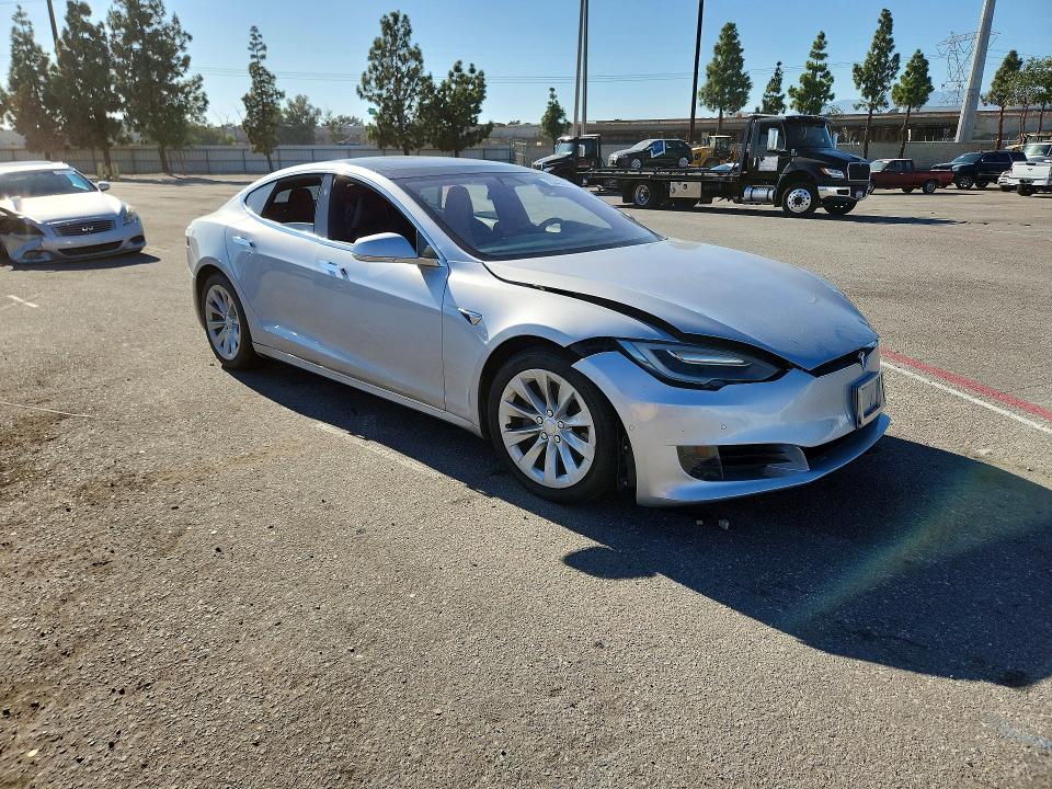 Фото 4 с аукциона – 2016 TESLA MODEL S с VIN 5YJSA1E16GF166659