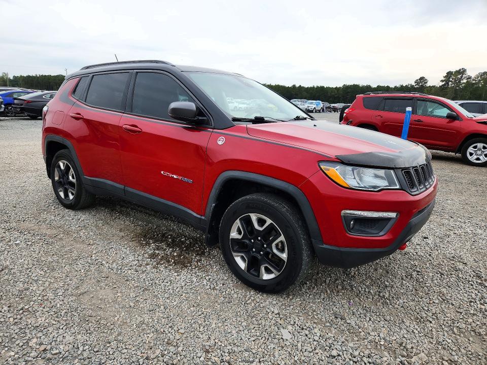 Foto 4 de la subasta – 2018 JEEP COMPASS con VIN 3C4NJDDB4JT129126