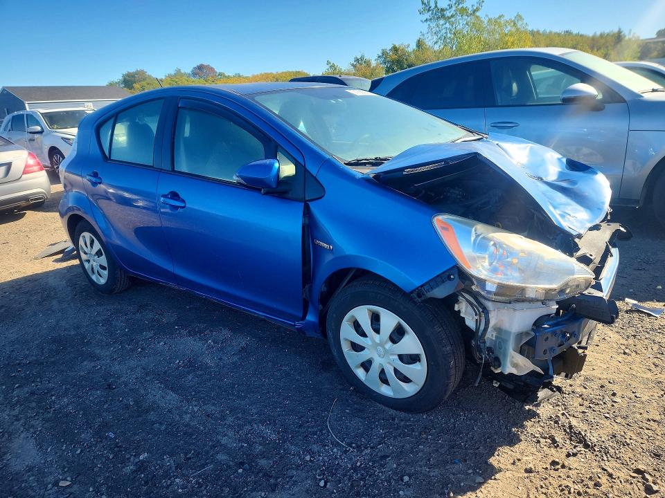 Снимка 4 от търг – 2014 TOYOTA PRIUS C с VIN JTDKDTB31E1073840