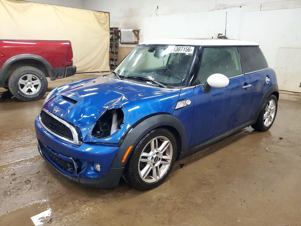 MINI COOPER 2013 with VIN WMWSV3C54DT389018 - Photo from auction
