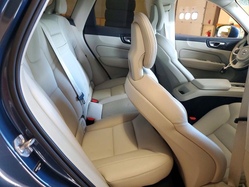 Foto 11 de la subasta – 2018 VOLVO XC60 con VIN YV4102RK7J1076098