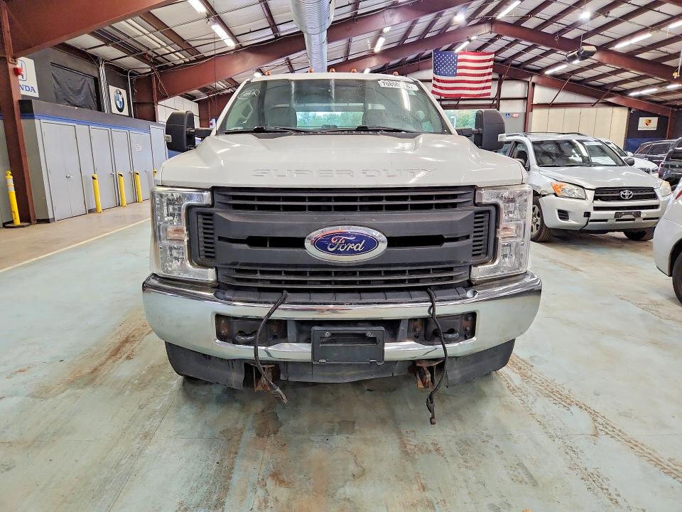 Photo 5 from auction – 2017 FORD F350 with VIN 1FT7X3B67HEC71889