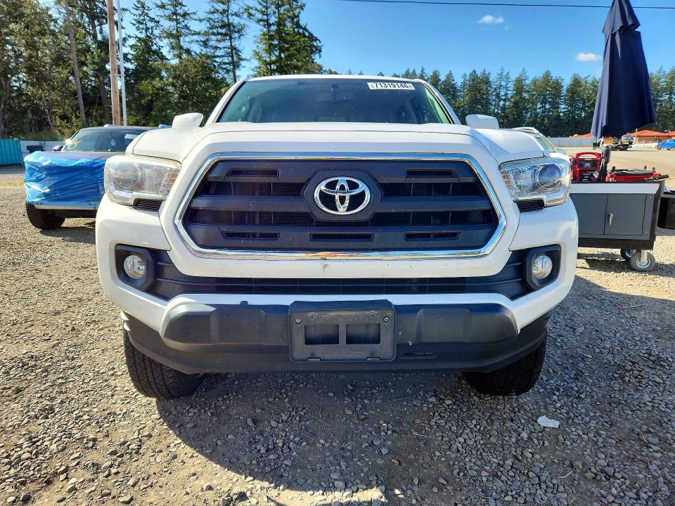 Снимка 5 от търг – 2017 TOYOTA TACOMA с VIN 3TMCZ5AN4HM049821