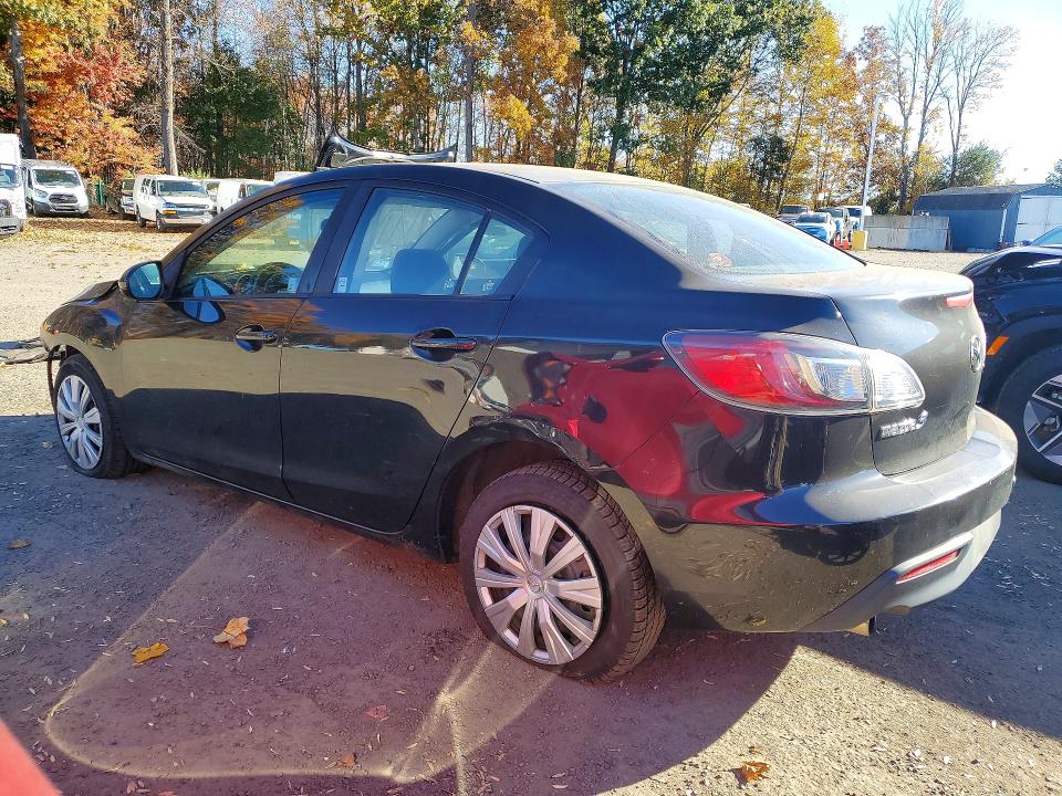 Снимка 2 от търг – 2010 MAZDA 3 с VIN JM1BL1SG3A1119317