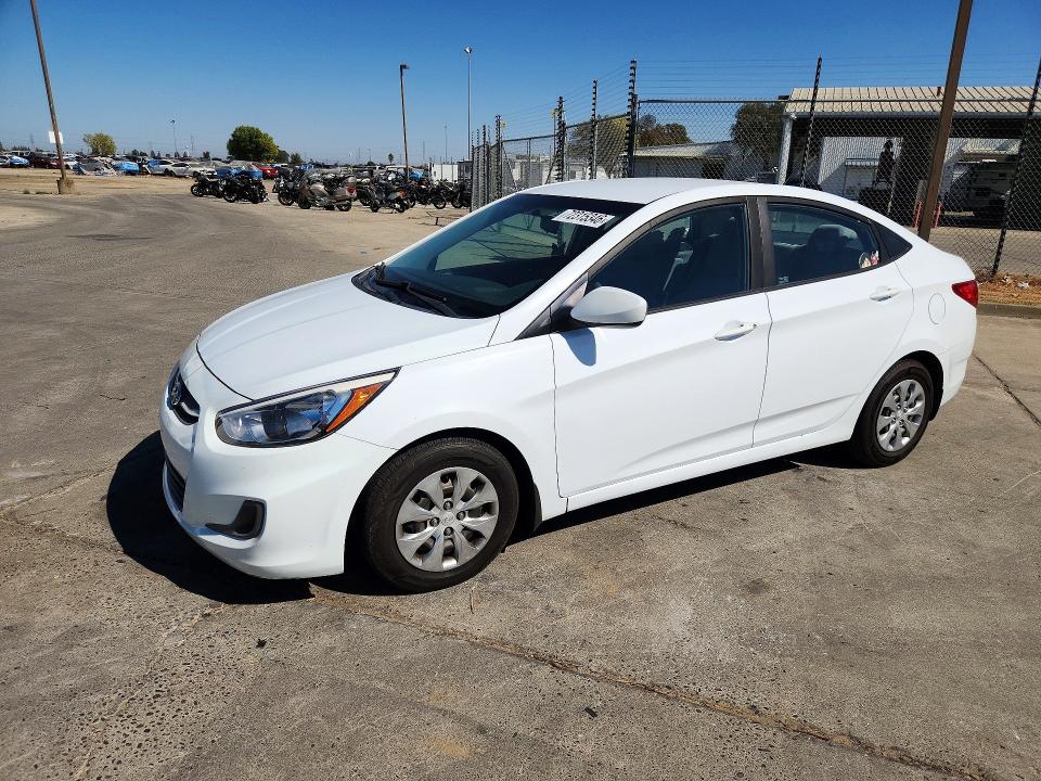 HYUNDAI ACCENT 2017 z numerem VIN KMHCT4AE4HU272315 - Zdjęcie z aukcji