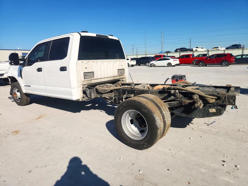 Снимка 2 от търг – 2022 FORD F350 с VIN 1FD8W3GTXNED18667