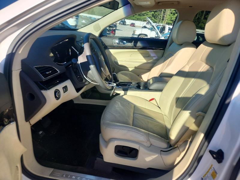 Photo 7 from auction – 2019 LINCOLN MKT with VIN 2LMHJ5ATXKBL00166