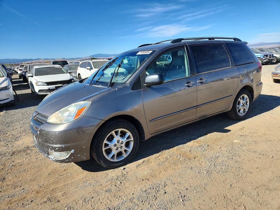 Снимка 1 от търг – 2004 TOYOTA SIENNA с VIN 5TDBA22C44S020649