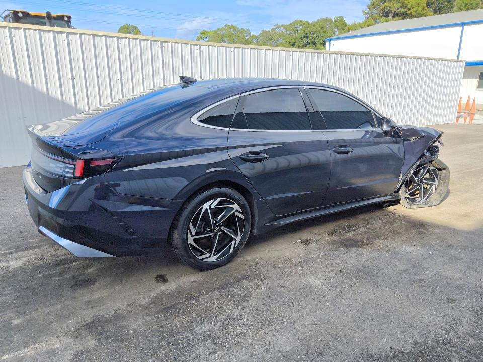 Снимка 3 от търг – 2024 HYUNDAI SONATA с VIN KMHL14JA4RA396316