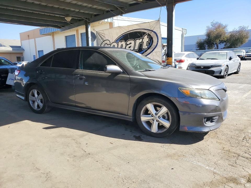 Снимка 4 от търг – 2011 TOYOTA CAMRY с VIN 4T1BF3EK0BU160003