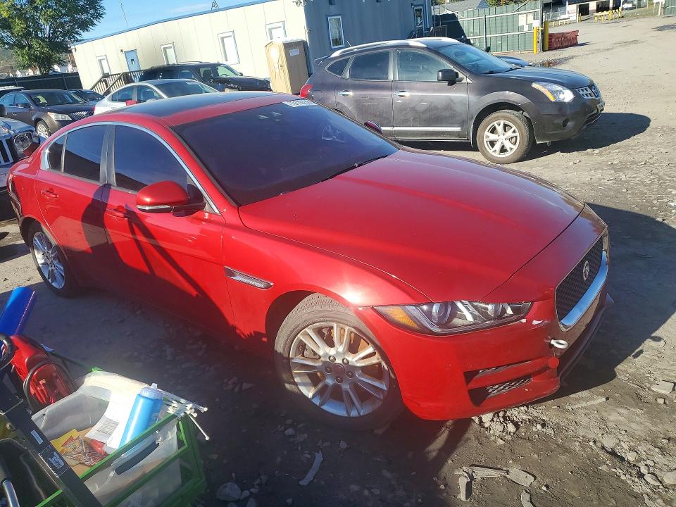 صورة رقم 4 من المزاد - 2017 JAGUAR XE مع VIN SAJAJ4BN4HA976646