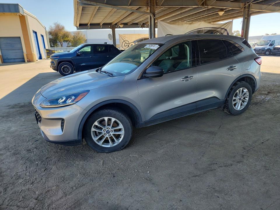 FORD ESCAPE 2022 مع رقم تعريف المركبة 1FMCU9G69NUA83777 - صورة من المزاد
