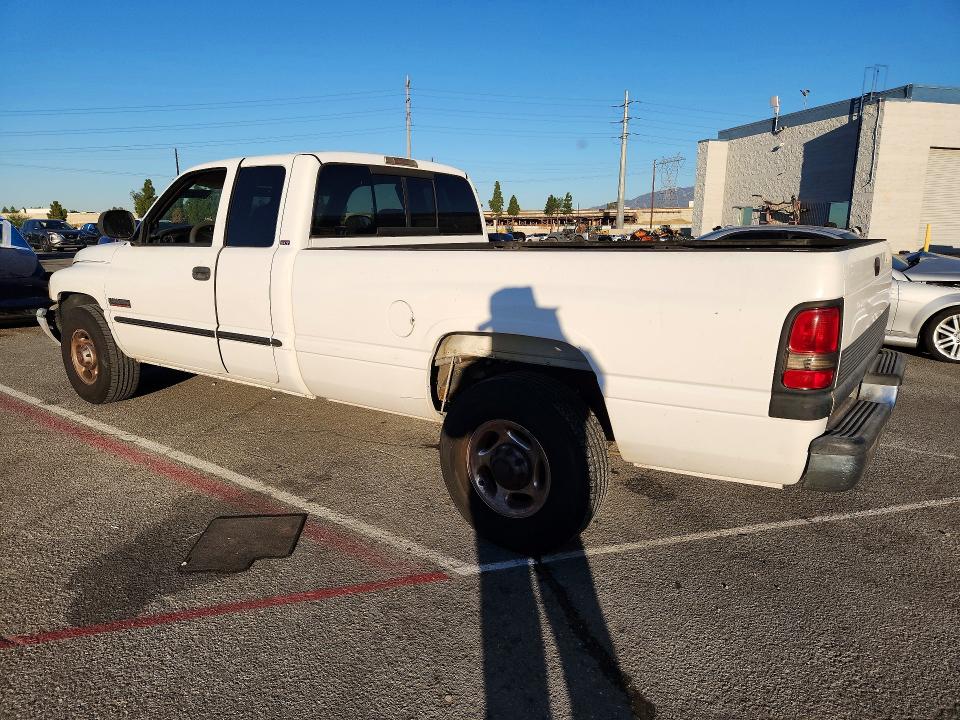 Фото 2 с аукциона – 2000 DODGE RAM 2500 с VIN 1B7KC2361YJ117863